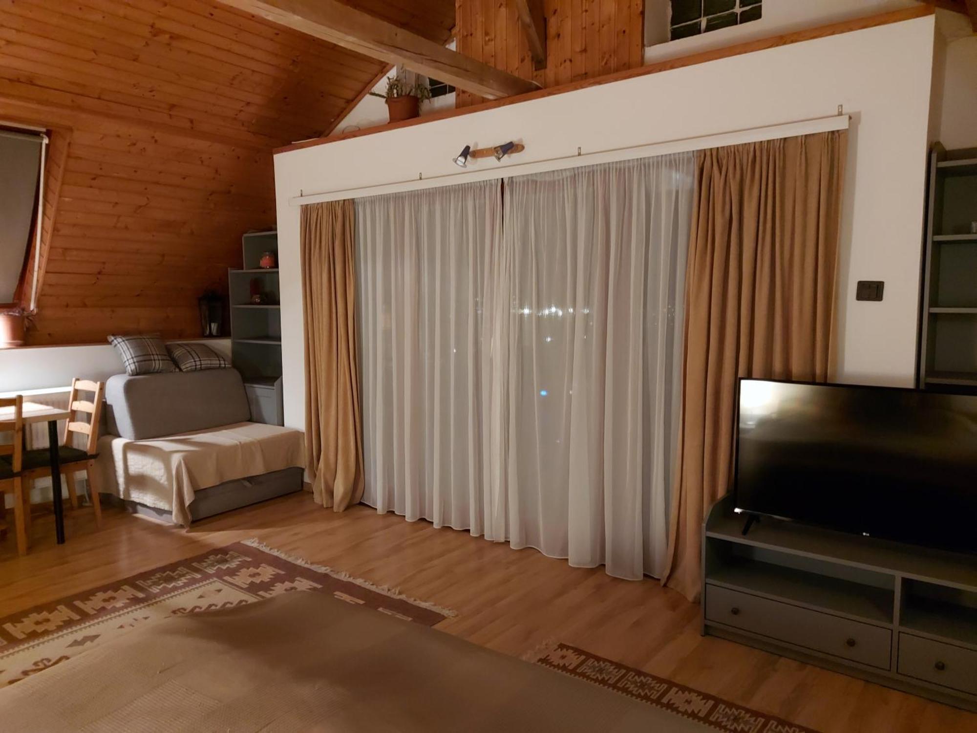 Attila-Apartman Budaörs Exteriör bild
