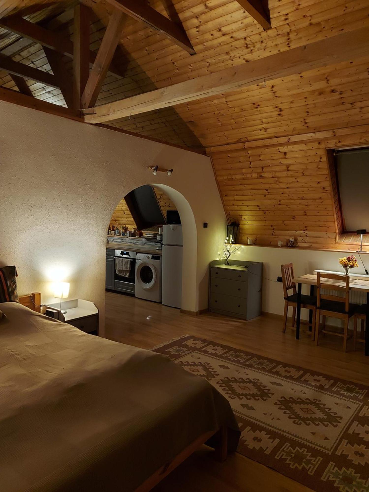 Attila-Apartman Budaörs Exteriör bild