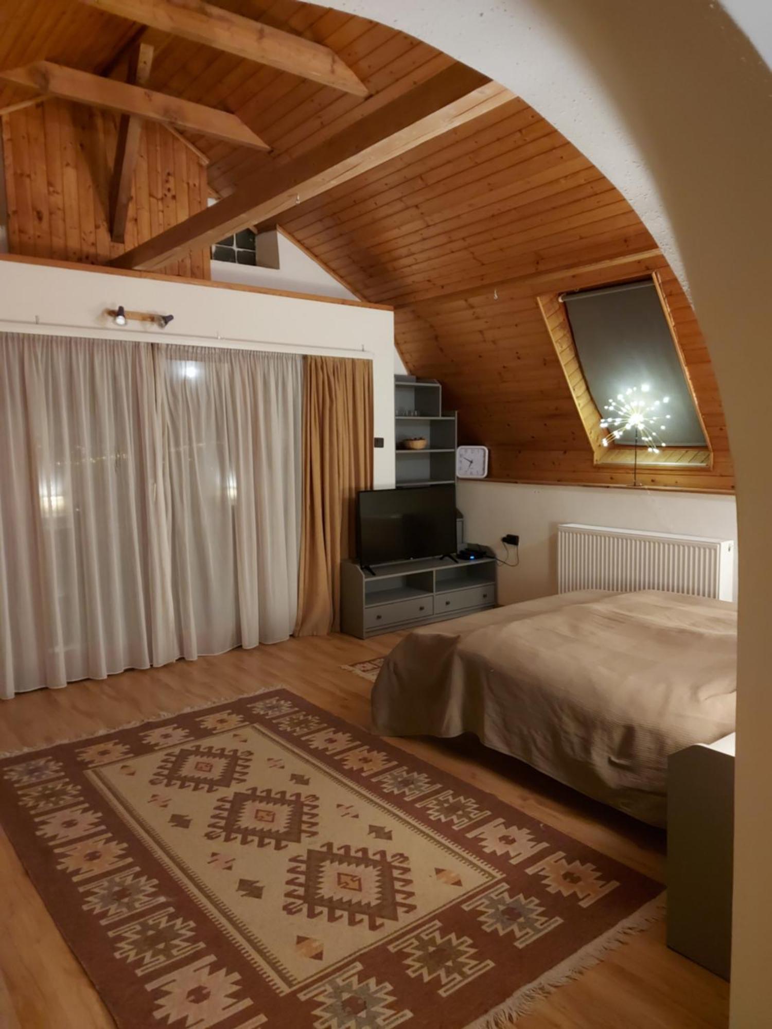 Attila-Apartman Budaörs Exteriör bild